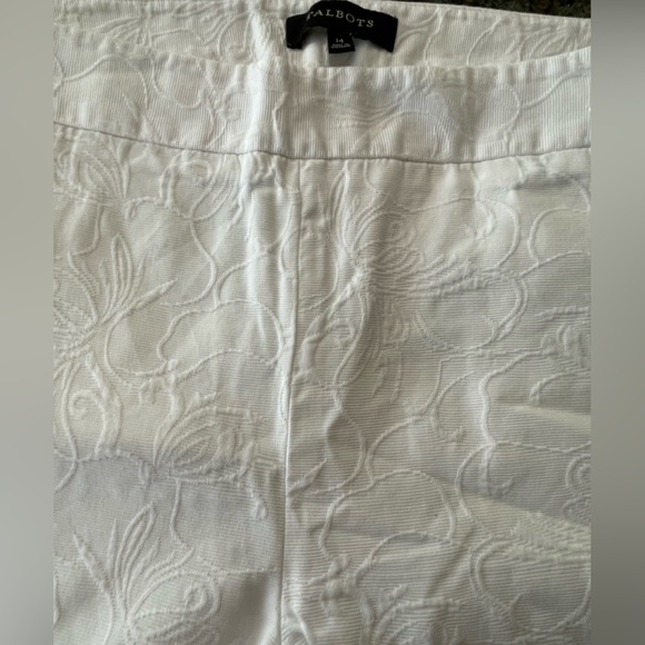 🤍🔥TALBOTS size 14 white cotton pant with beautiful fabric detail. Like new!! - Picture 5 of 9